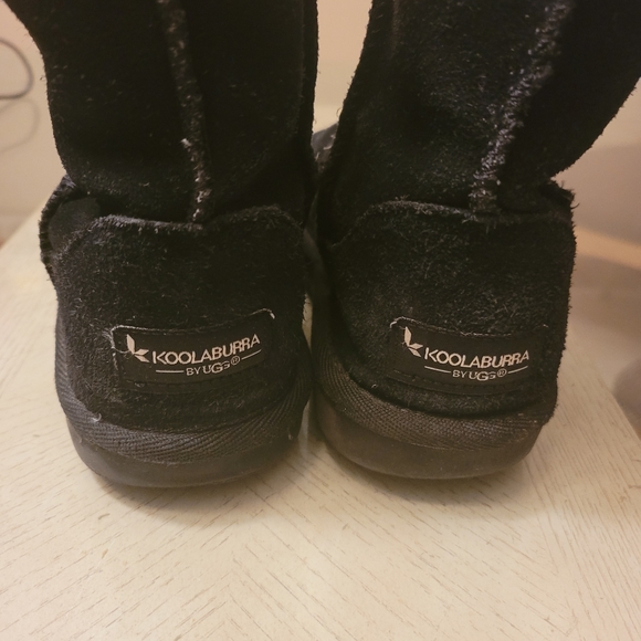 Ugg - Picture 4 of 5